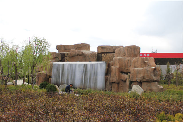 拉薩娘熱路格?；ü珗@